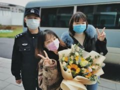 888官方网站:到火神山照顾89岁外婆的姑娘，解除隔离了