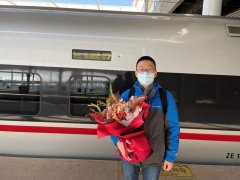 皇冠官网哪个真的:广东第一位支援河北抗疫的“白衣战士”回来