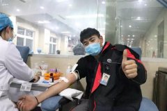 乐虎国际官网下载:安徽铜陵：快递小哥组团献血战疫