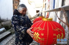 乐虎国际网址:古村里的年味