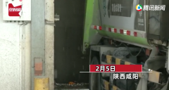 88集团注册送38:陕西一女子误将钱袋子当垃圾扔掉！环卫工刨3吨