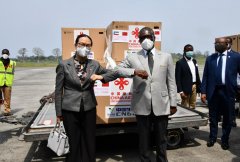 888集团电子游戏网址:中国援赤道几内亚新冠疫苗抵达马拉博~
