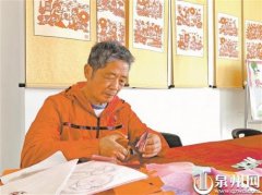 利赢国际:泉州非遗传承人痴迷剪纸半世纪 剪出喜庆年