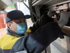 365滚球:地铁屏蔽门的“专科医生”：这个春节有我守护~
